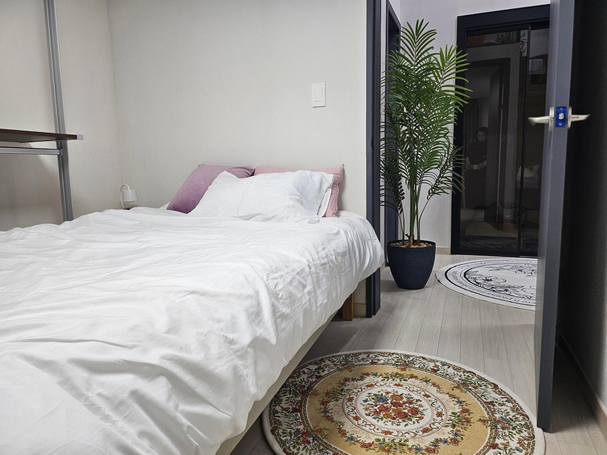 Morden House Apartment